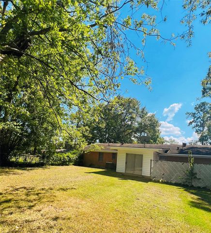 910 Russell Avenue, Lufkin, TX 75904