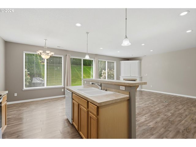 21868 Ne HEARTWOOD Cir, Fairview, OR 97024