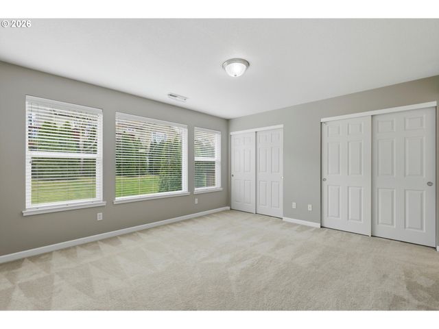21868 Ne HEARTWOOD Cir, Fairview, OR 97024