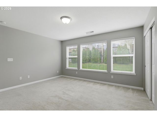 21868 Ne HEARTWOOD Cir, Fairview, OR 97024