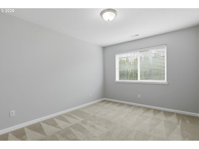 21868 Ne HEARTWOOD Cir, Fairview, OR 97024