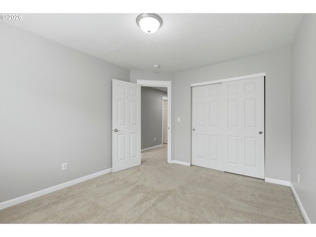 21868 Ne HEARTWOOD Cir, Fairview, OR 97024