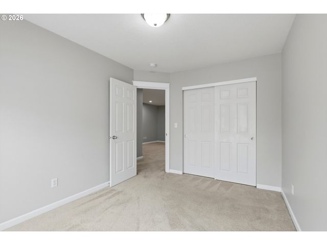 21868 Ne HEARTWOOD Cir, Fairview, OR 97024