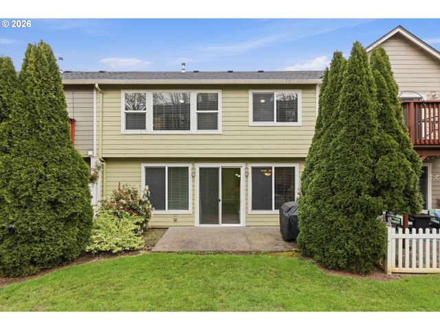 21868 Ne HEARTWOOD Cir, Fairview, OR 97024
