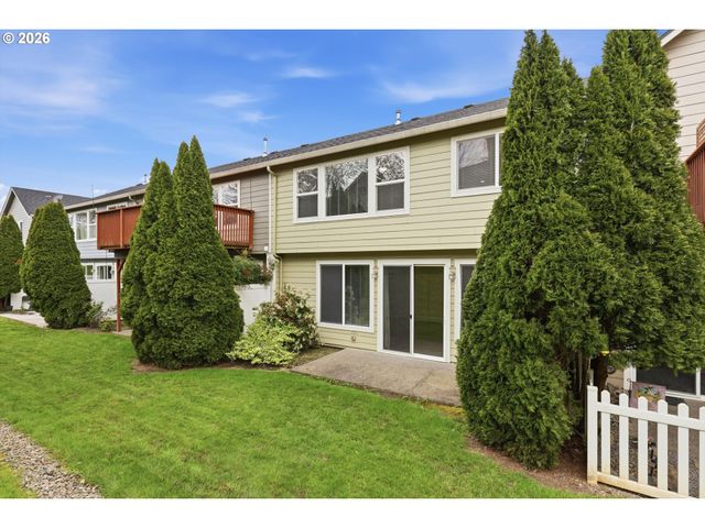 21868 Ne HEARTWOOD Cir, Fairview, OR 97024