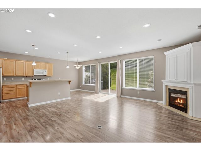 21868 Ne HEARTWOOD Cir, Fairview, OR 97024