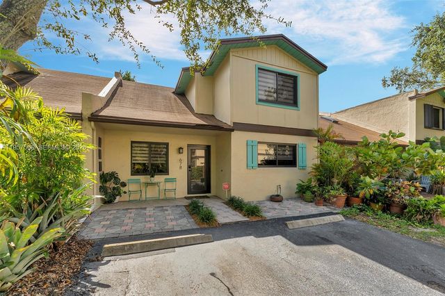 678 NE 1st St, Dania Beach, FL 33004