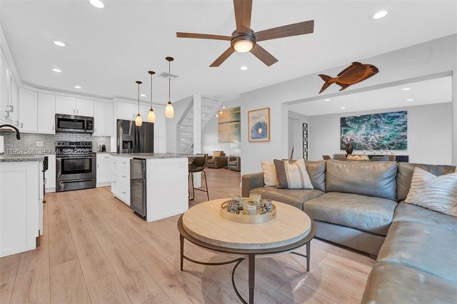 678 NE 1st St, Dania Beach, FL 33004