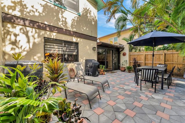 678 NE 1st St, Dania Beach, FL 33004