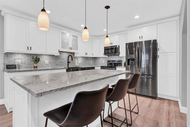 678 NE 1st St, Dania Beach, FL 33004