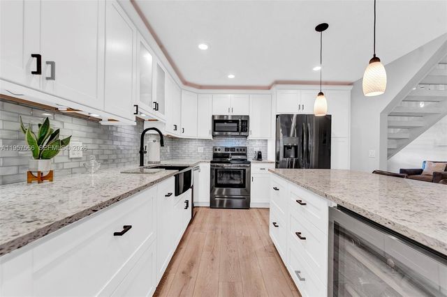 678 NE 1st St, Dania Beach, FL 33004