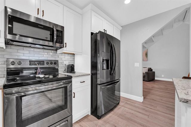 678 NE 1st St, Dania Beach, FL 33004