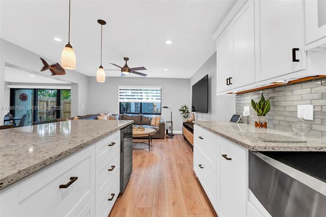 678 NE 1st St, Dania Beach, FL 33004