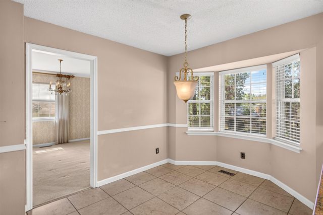26 Queenspark Road, Little Rock, AR 72227