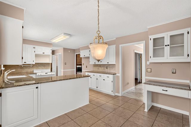 26 Queenspark Road, Little Rock, AR 72227