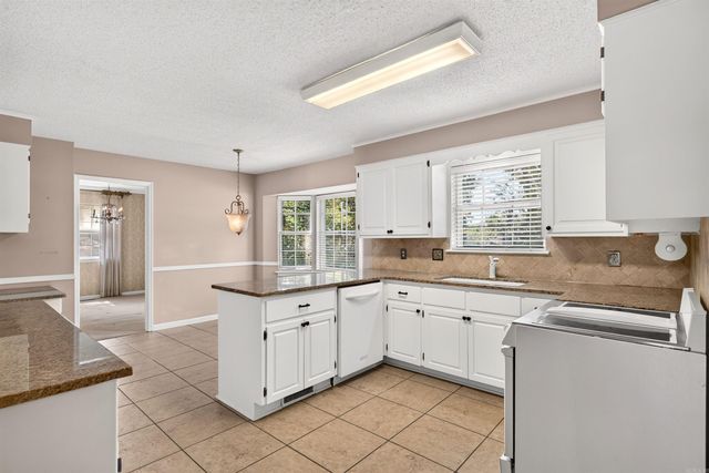 26 Queenspark Road, Little Rock, AR 72227