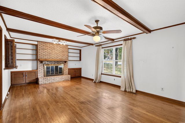 26 Queenspark Road, Little Rock, AR 72227