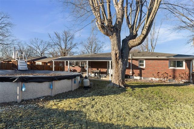 2 Fieldcrest Drive, Collinsville, IL 62234