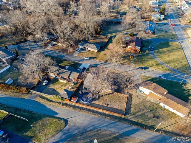 2 Fieldcrest Drive, Collinsville, IL 62234