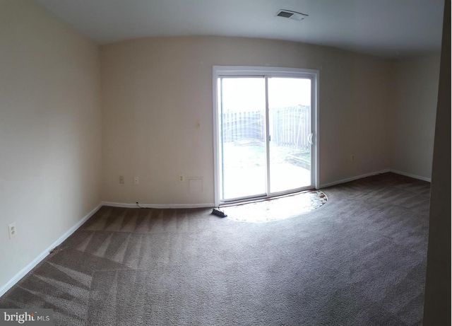 8091 COMMUNITY DR, Manassas, VA 20109