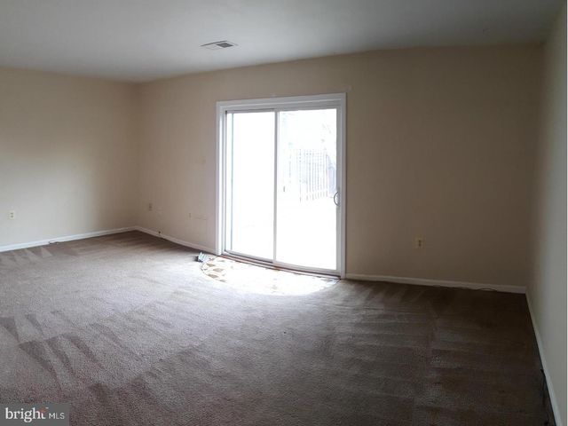 8091 COMMUNITY DR, Manassas, VA 20109