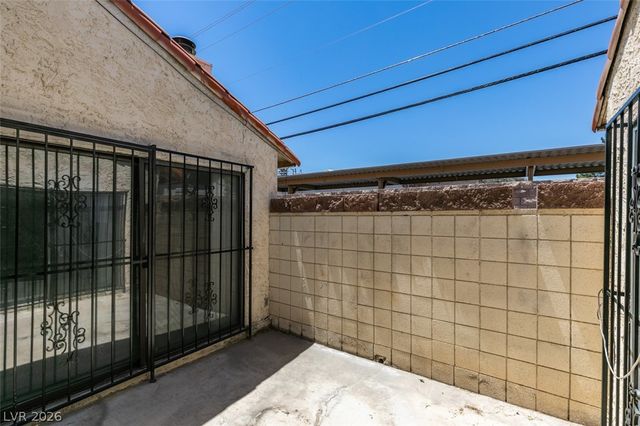 3355 Racquet Street, Las Vegas, NV 89121