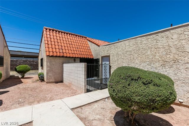 3355 Racquet Street, Las Vegas, NV 89121
