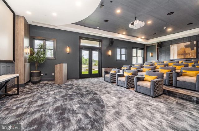 63 RUSTIC WOOD DR, Gettysburg, PA 17325