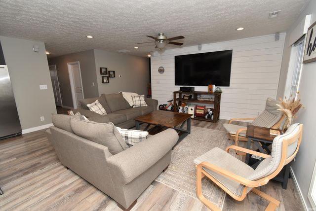 303 E Quail Drive, Oxford, IN 47971