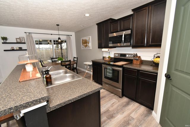 303 E Quail Drive, Oxford, IN 47971