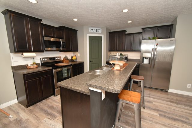 303 E Quail Drive, Oxford, IN 47971