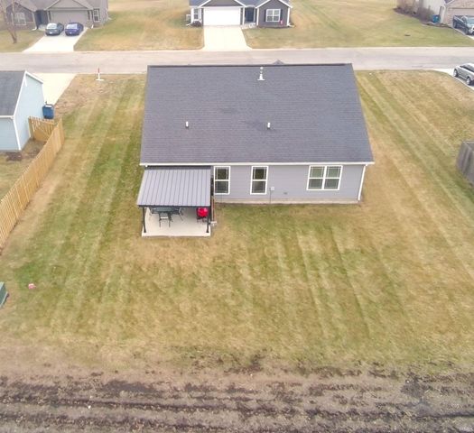 303 E Quail Drive, Oxford, IN 47971