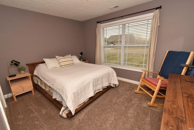 303 E Quail Drive, Oxford, IN 47971