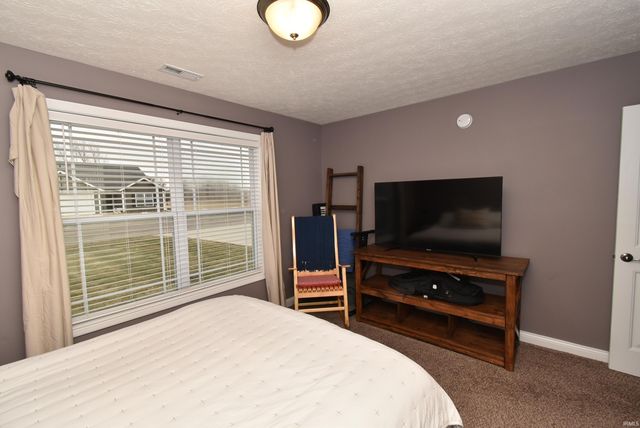 303 E Quail Drive, Oxford, IN 47971