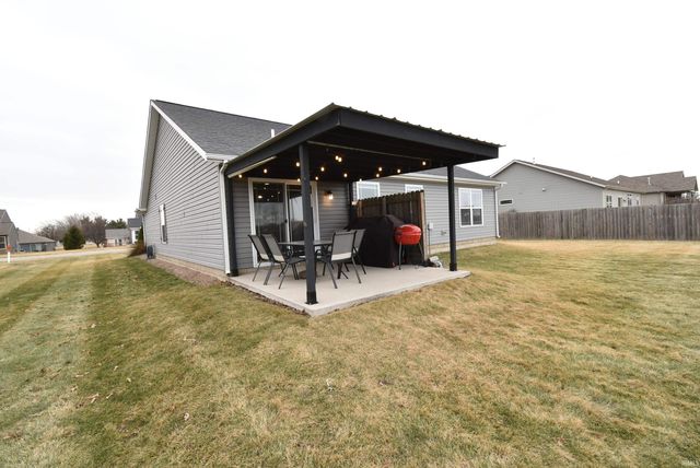 303 E Quail Drive, Oxford, IN 47971