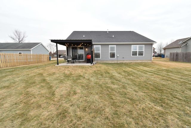 303 E Quail Drive, Oxford, IN 47971