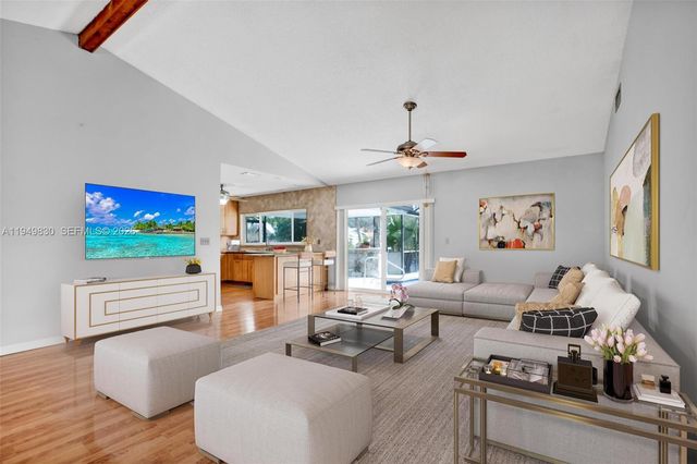 8708 SW 52nd St, Cooper City, FL 33328