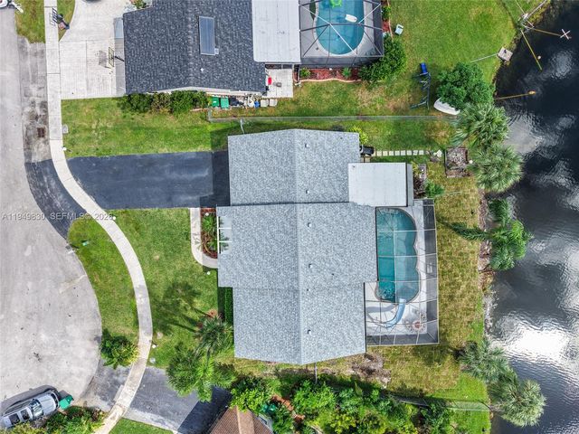 8708 SW 52nd St, Cooper City, FL 33328