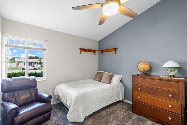 8708 SW 52nd St, Cooper City, FL 33328