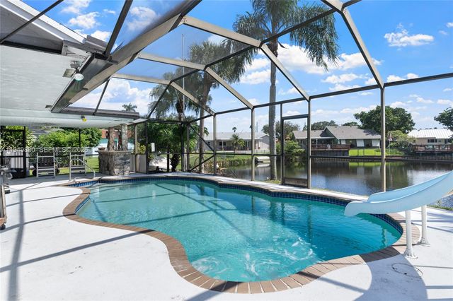 8708 SW 52nd St, Cooper City, FL 33328