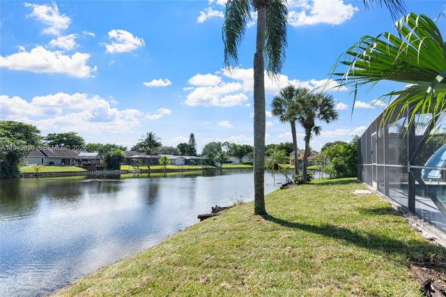 8708 SW 52nd St, Cooper City, FL 33328