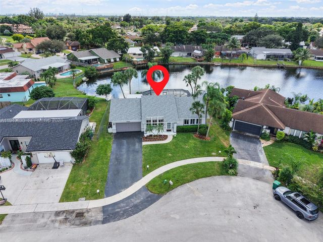 8708 SW 52nd St, Cooper City, FL 33328