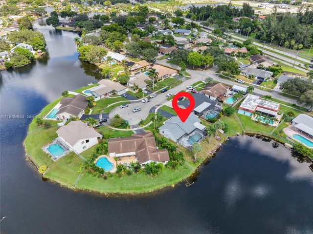 8708 SW 52nd St, Cooper City, FL 33328