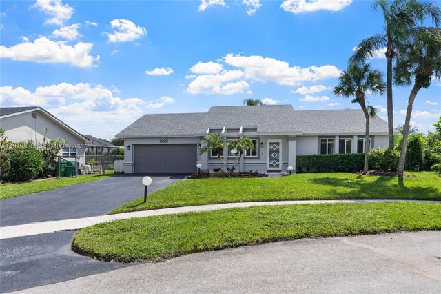 8708 SW 52nd St, Cooper City, FL 33328