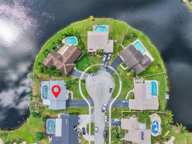 8708 SW 52nd St, Cooper City, FL 33328