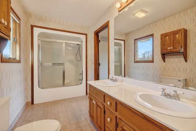 1634 Falling Water Rd, Sparta, TN 38583