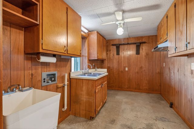 1634 Falling Water Rd, Sparta, TN 38583