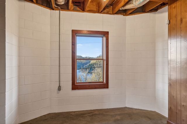 1634 Falling Water Rd, Sparta, TN 38583