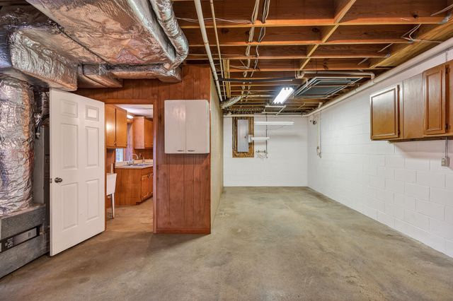 1634 Falling Water Rd, Sparta, TN 38583