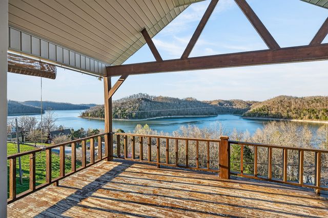 1634 Falling Water Rd, Sparta, TN 38583